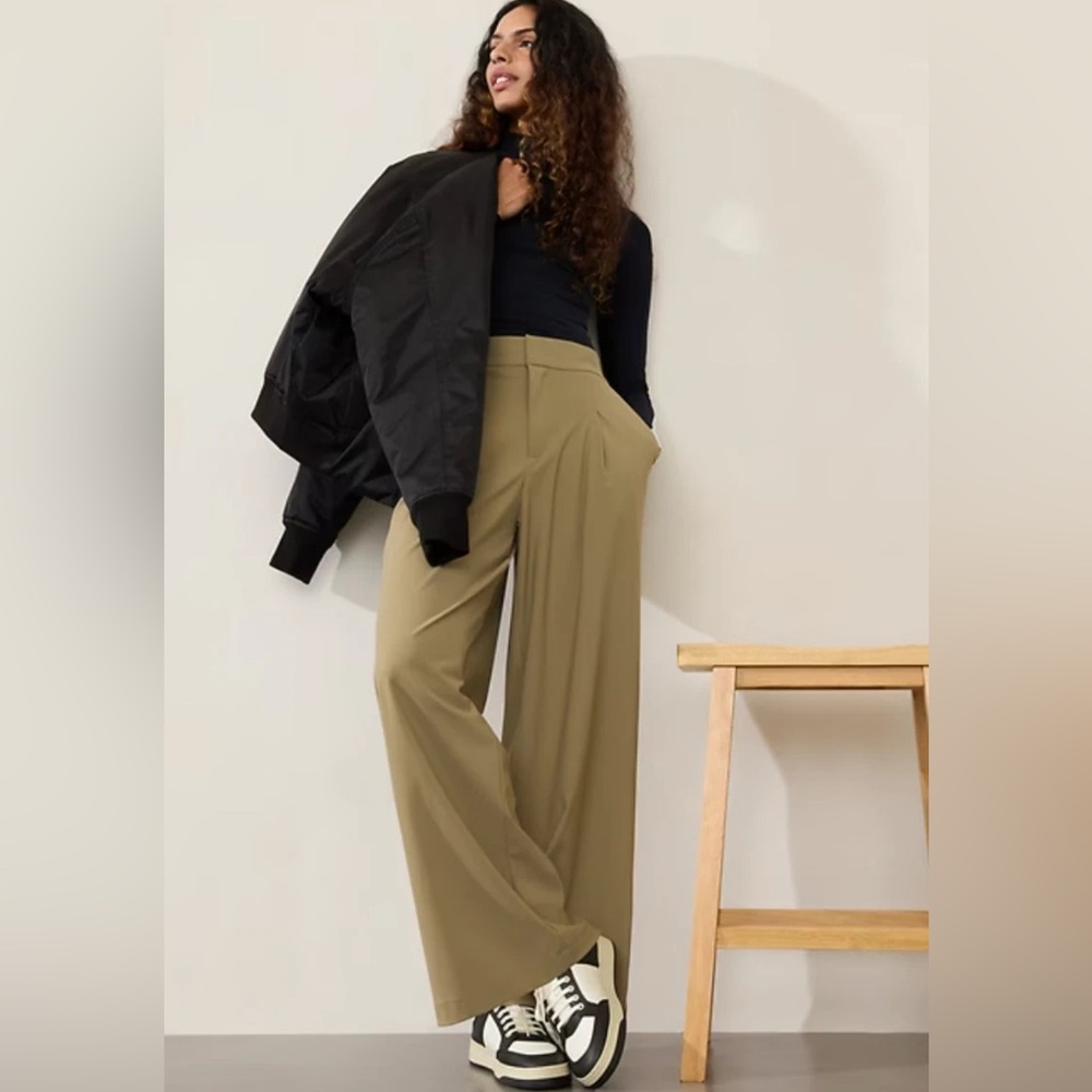 NWT Athleta Pinnacle‎ Trouser Pants Women’s Sz 14 Tan Beige Travel Lightweight